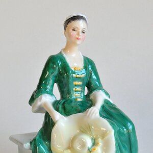 Royal Doulton Lady from Williamsburg Figurine HN2228 England 1959 Vintage Green